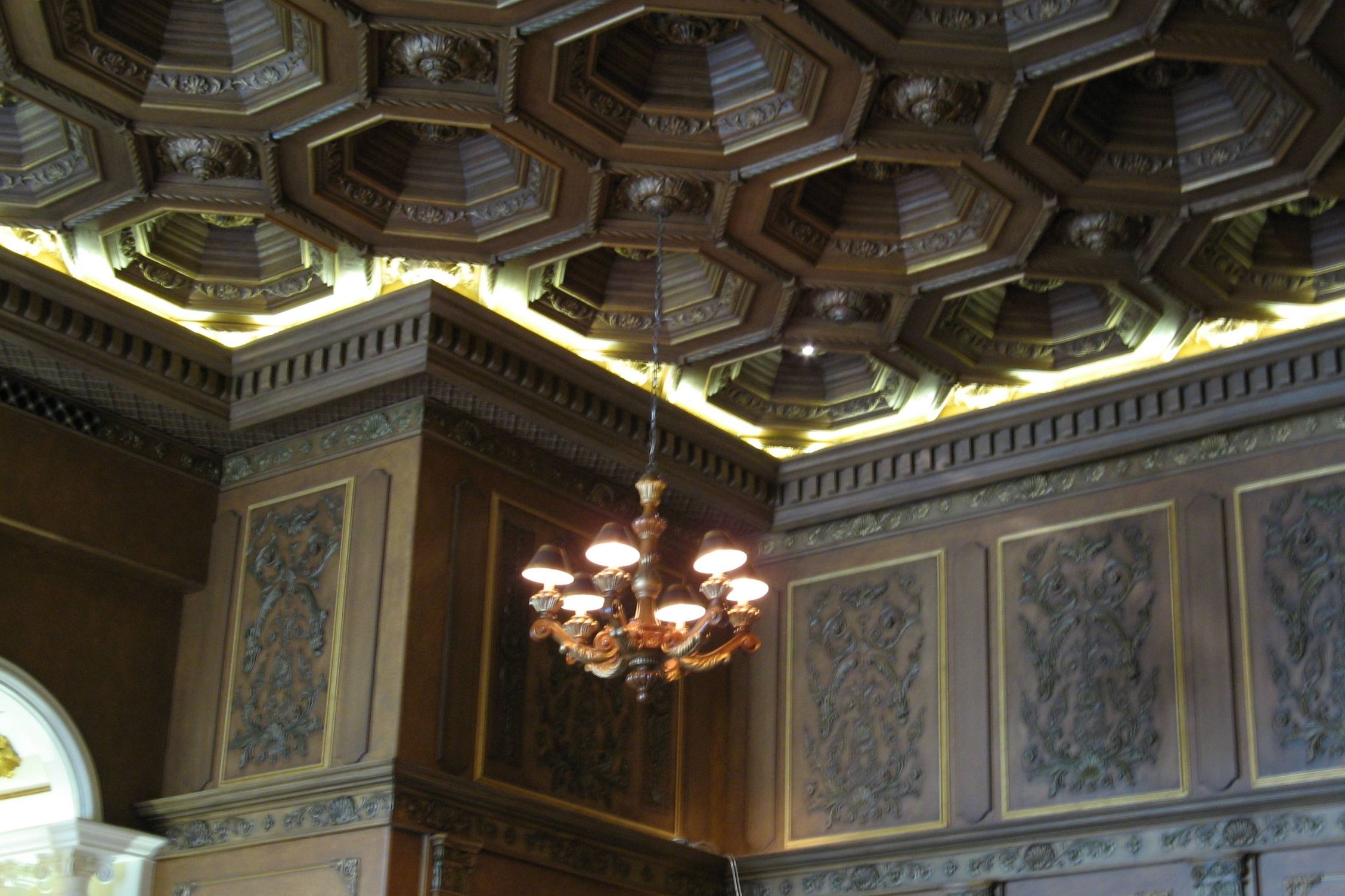 Ceiling with LED lighting fixtures